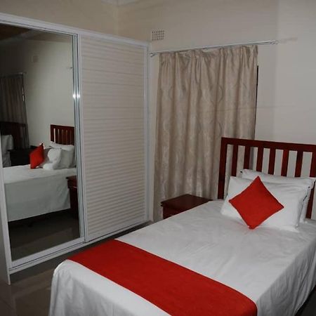 מפלי ויקטוריה Pillacol Guest House מראה חיצוני תמונה