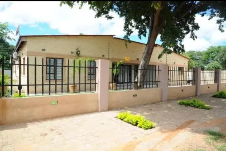 מפלי ויקטוריה Pillacol Guest House מראה חיצוני תמונה
