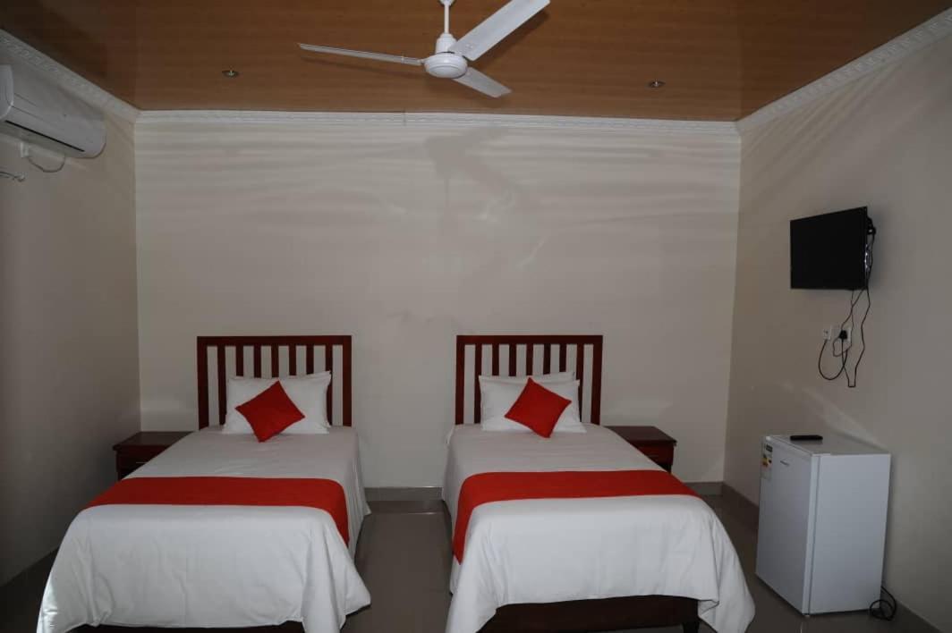 מפלי ויקטוריה Pillacol Guest House מראה חיצוני תמונה